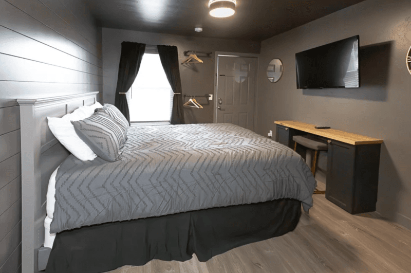 Downtown Coeur d'Alene Furnished Studio with Utilities Included
